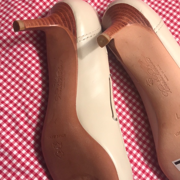 Brooks Brothers Bone Tassel Pump - Picture 7 of 8